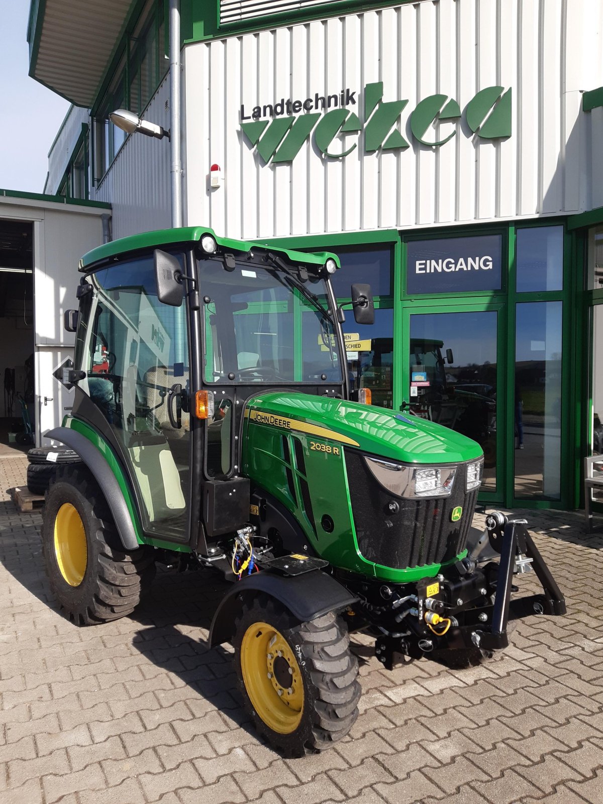 Kommunaltraktor del tipo John Deere 2038R, Neumaschine en Aislingen (Imagen 2)