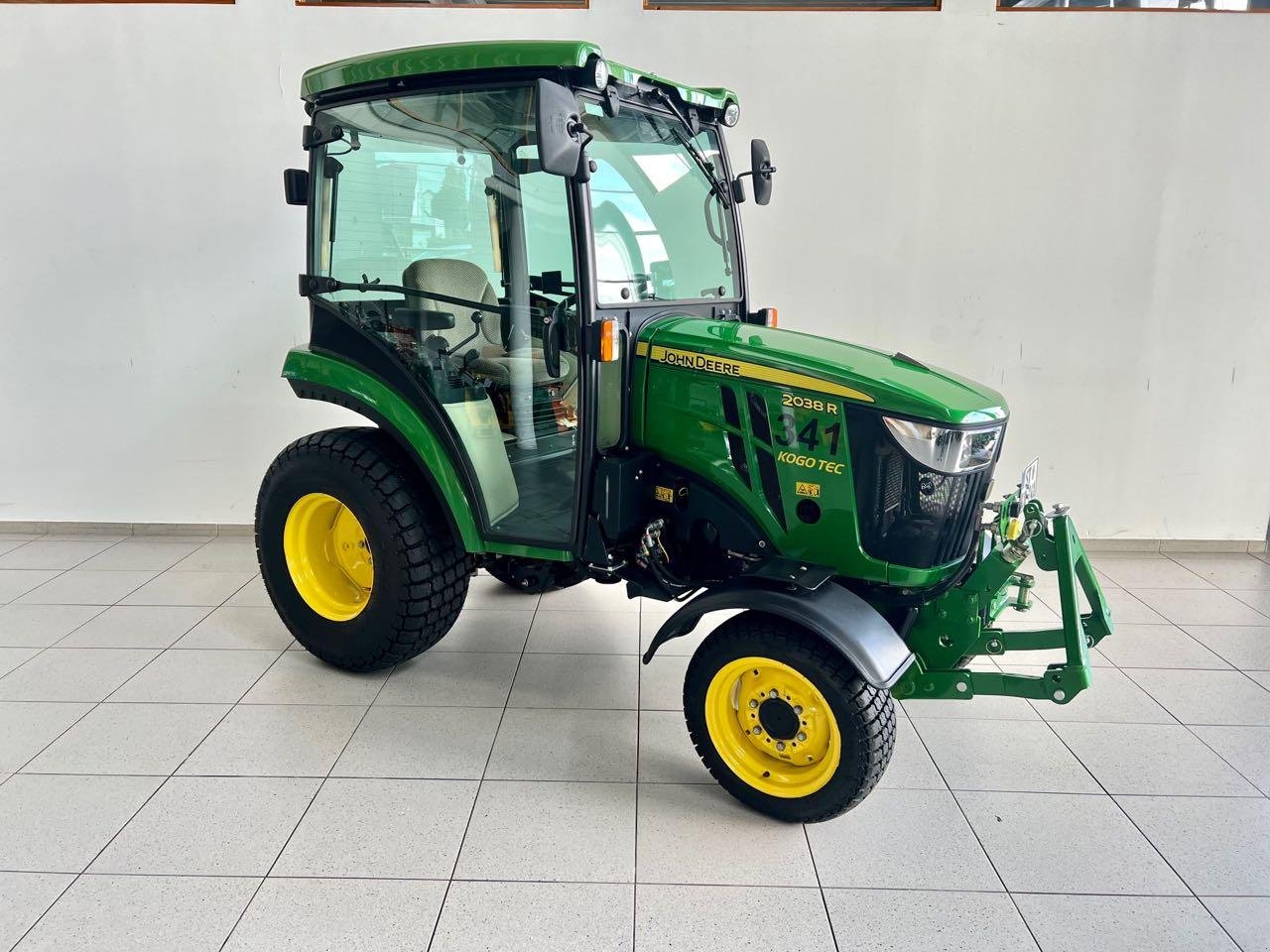 Kommunaltraktor typu John Deere 2038R, Gebrauchtmaschine w Neubeckum (Zdjęcie 2)