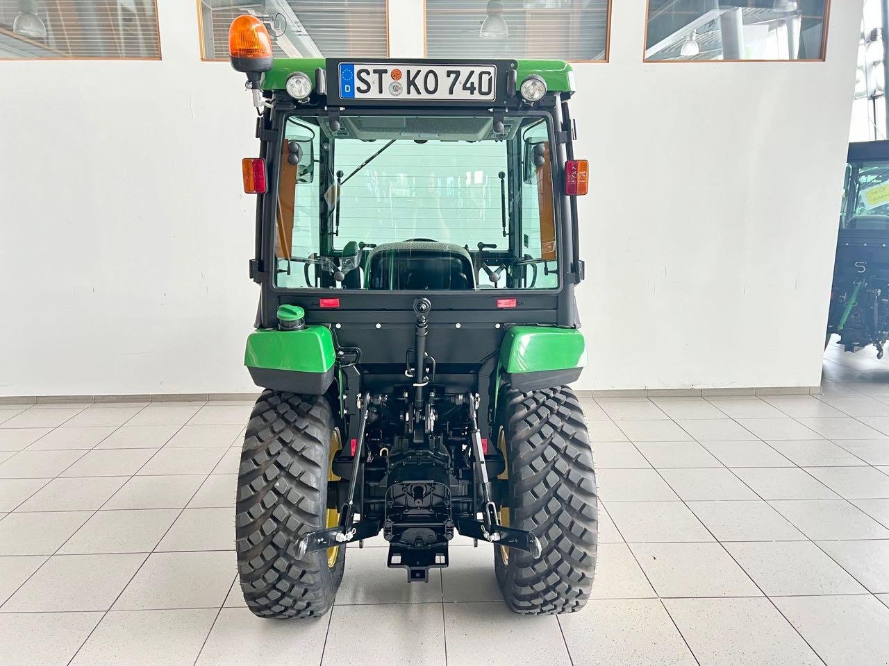 Kommunaltraktor van het type John Deere 2038R, Gebrauchtmaschine in Neubeckum (Foto 4)