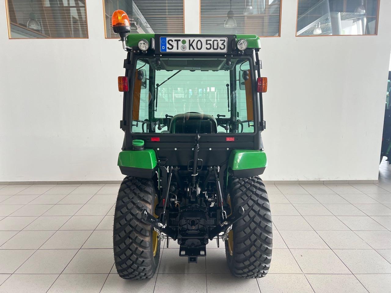 Kommunaltraktor des Typs John Deere 2038R, Gebrauchtmaschine in Neubeckum (Bild 4)