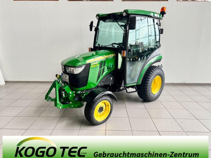 Kommunaltraktor des Typs John Deere 2038R, Gebrauchtmaschine in Neubeckum (Bild 1)