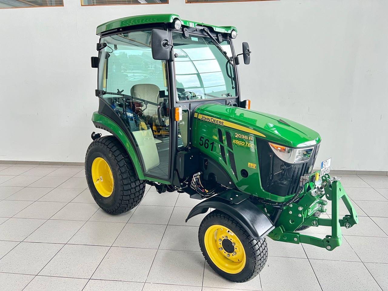 Kommunaltraktor a típus John Deere 2038R, Gebrauchtmaschine ekkor: Neubeckum (Kép 2)