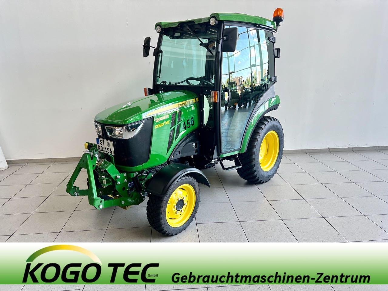 Kommunaltraktor a típus John Deere 2038R, Gebrauchtmaschine ekkor: Neubeckum (Kép 1)