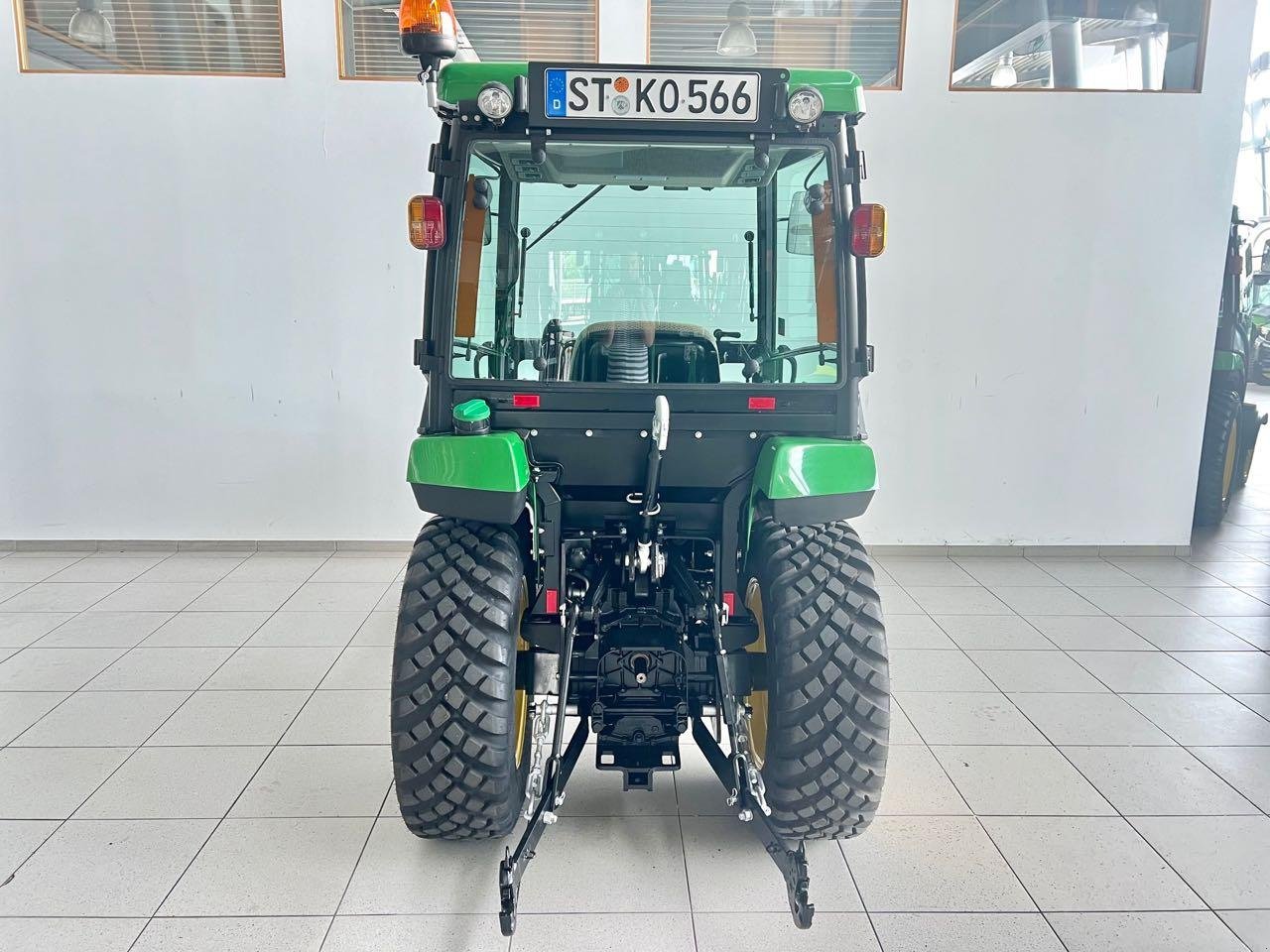 Kommunaltraktor Türe ait John Deere 2038R, Gebrauchtmaschine içinde Neubeckum (resim 4)