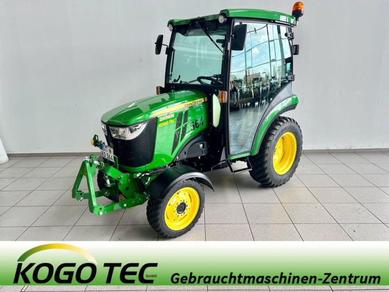 Kommunaltraktor des Typs John Deere 2038R, Gebrauchtmaschine in Greven (Bild 1)