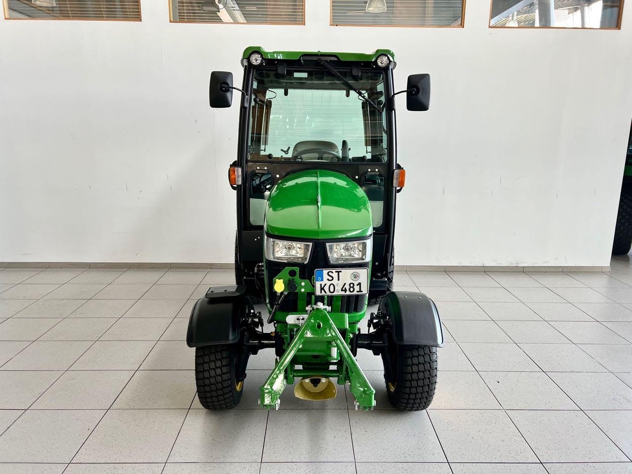 Kommunaltraktor Türe ait John Deere 2038R, Gebrauchtmaschine içinde Neubeckum (resim 3)