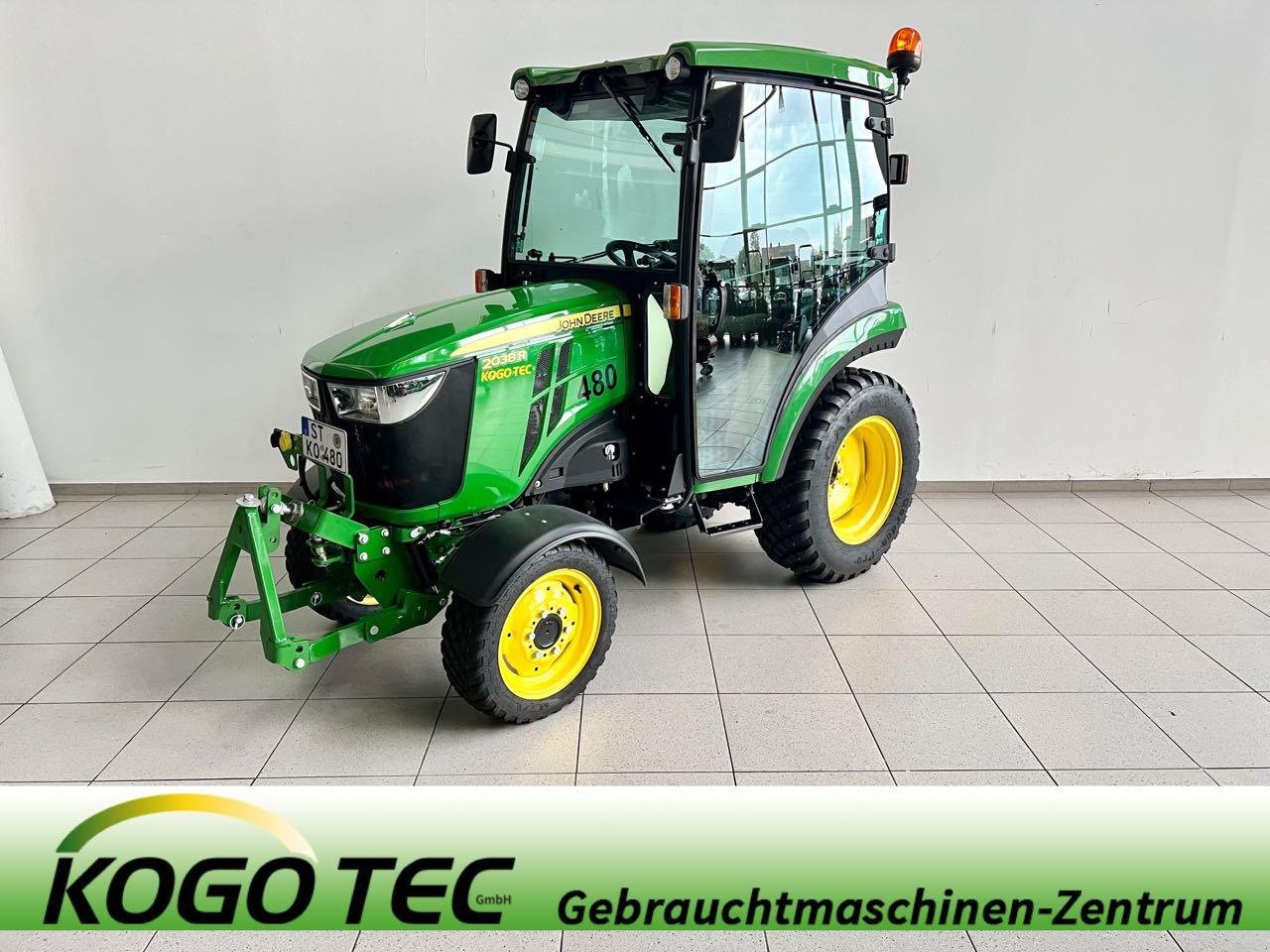 Kommunaltraktor του τύπου John Deere 2038R, Gebrauchtmaschine σε Neubeckum (Φωτογραφία 1)