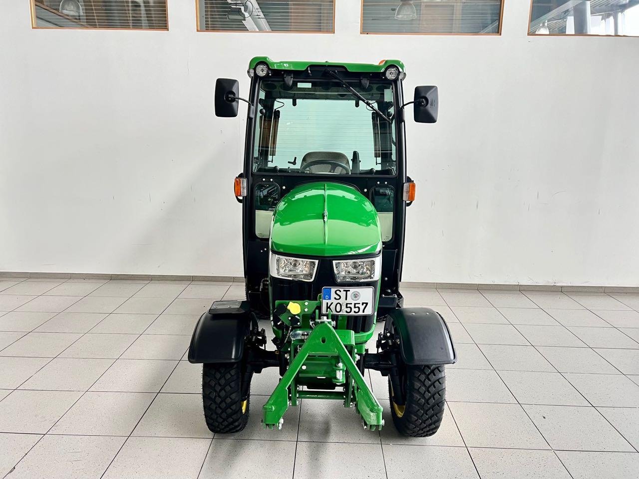 Kommunaltraktor van het type John Deere 2038R, Gebrauchtmaschine in Neubeckum (Foto 3)