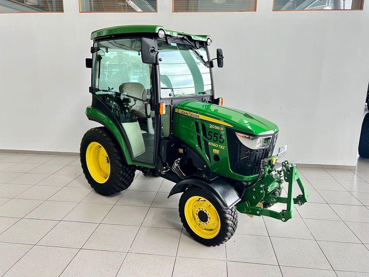 Kommunaltraktor Türe ait John Deere 2038R, Gebrauchtmaschine içinde Neubeckum (resim 2)