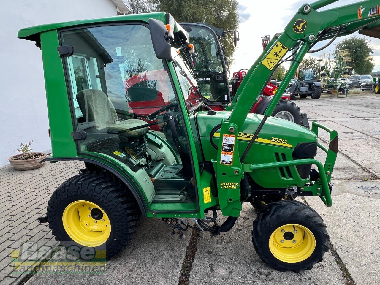 Kommunaltraktor of the type John Deere 2320 + 200CX Frontlader, Gebrauchtmaschine in Holthof (Picture 7)