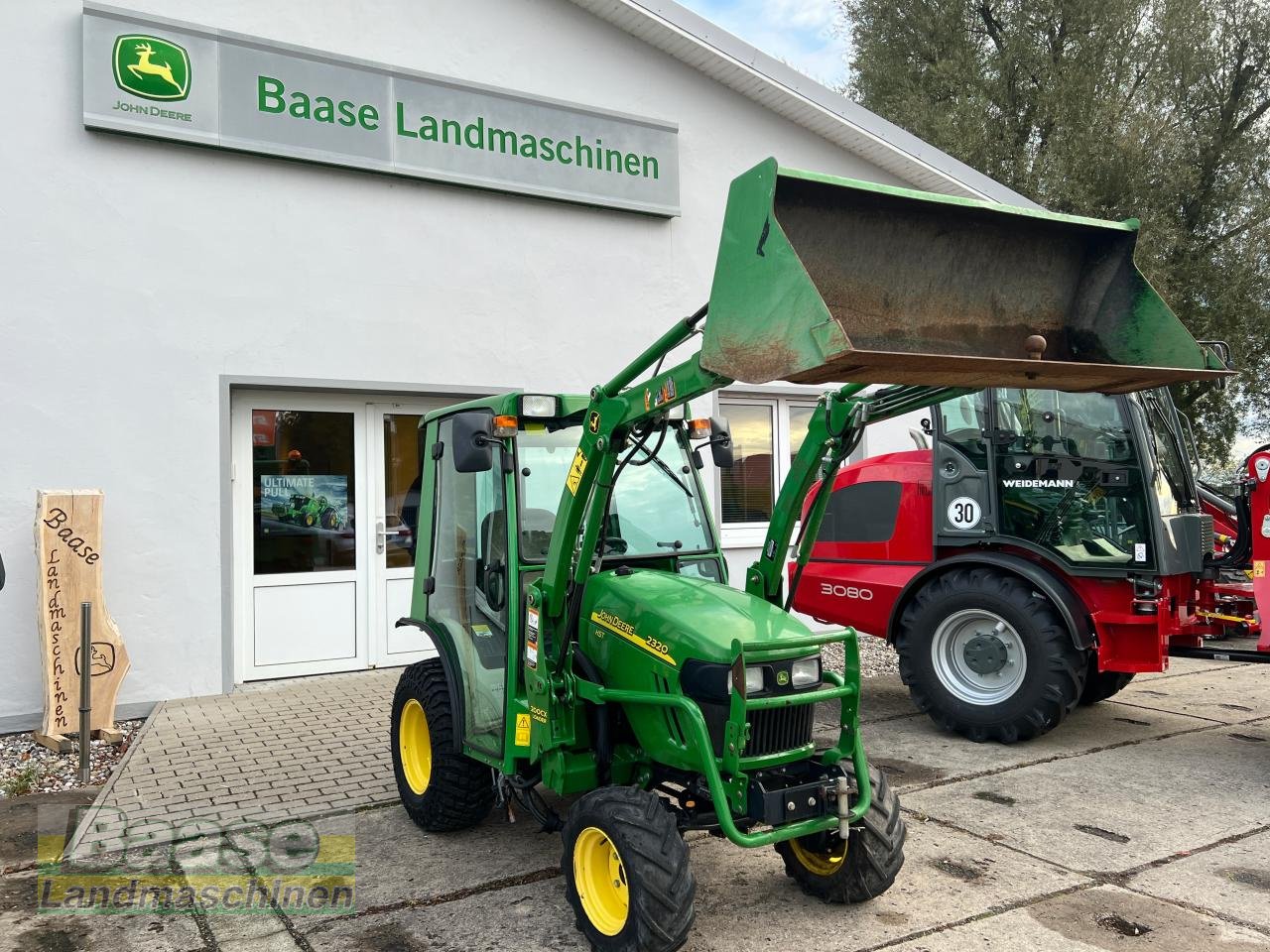 Kommunaltraktor des Typs John Deere 2320 + 200CX Frontlader, Gebrauchtmaschine in Holthof (Bild 11)