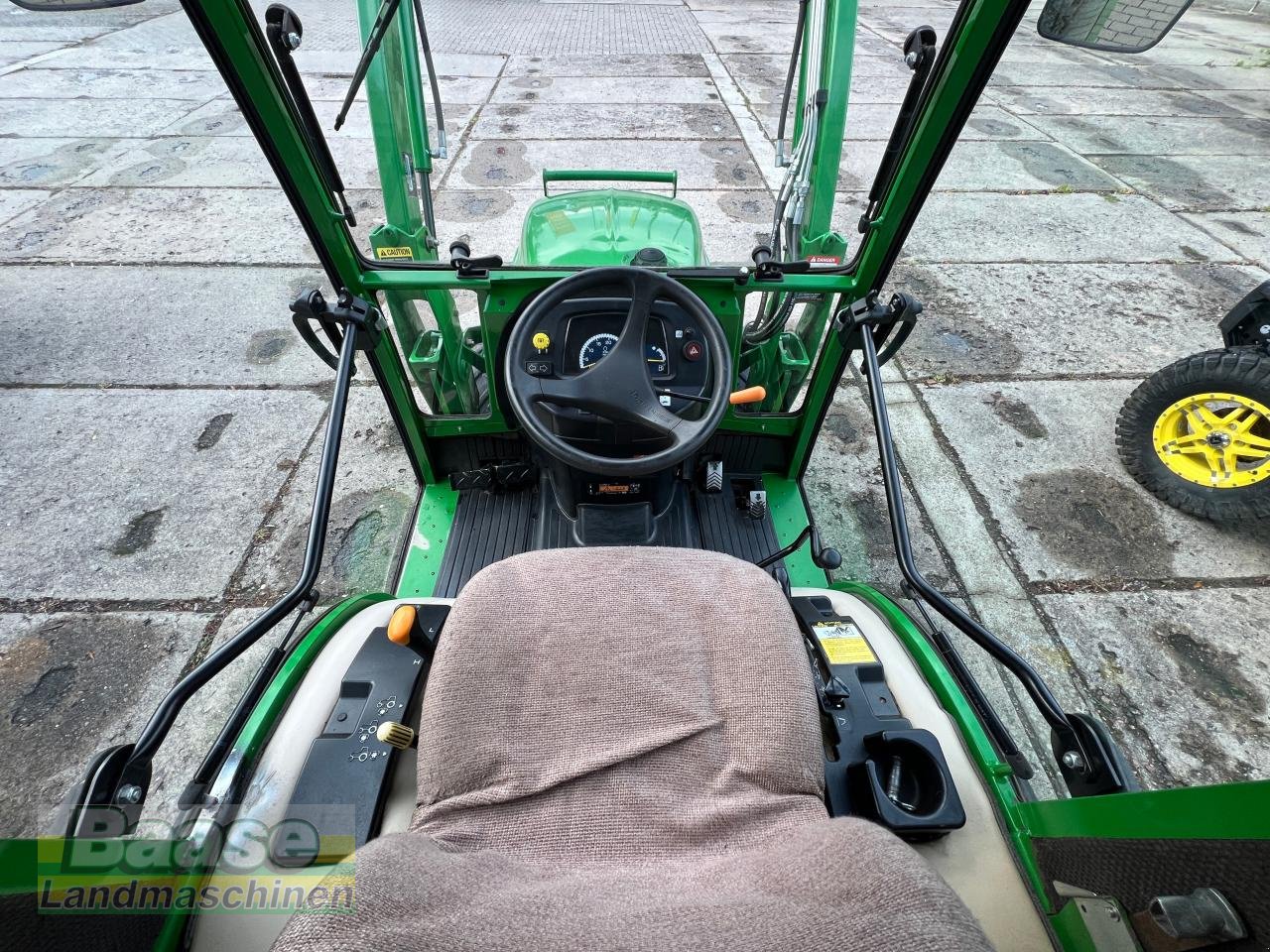 Kommunaltraktor of the type John Deere 2320 + 200CX Frontlader, Gebrauchtmaschine in Holthof (Picture 15)