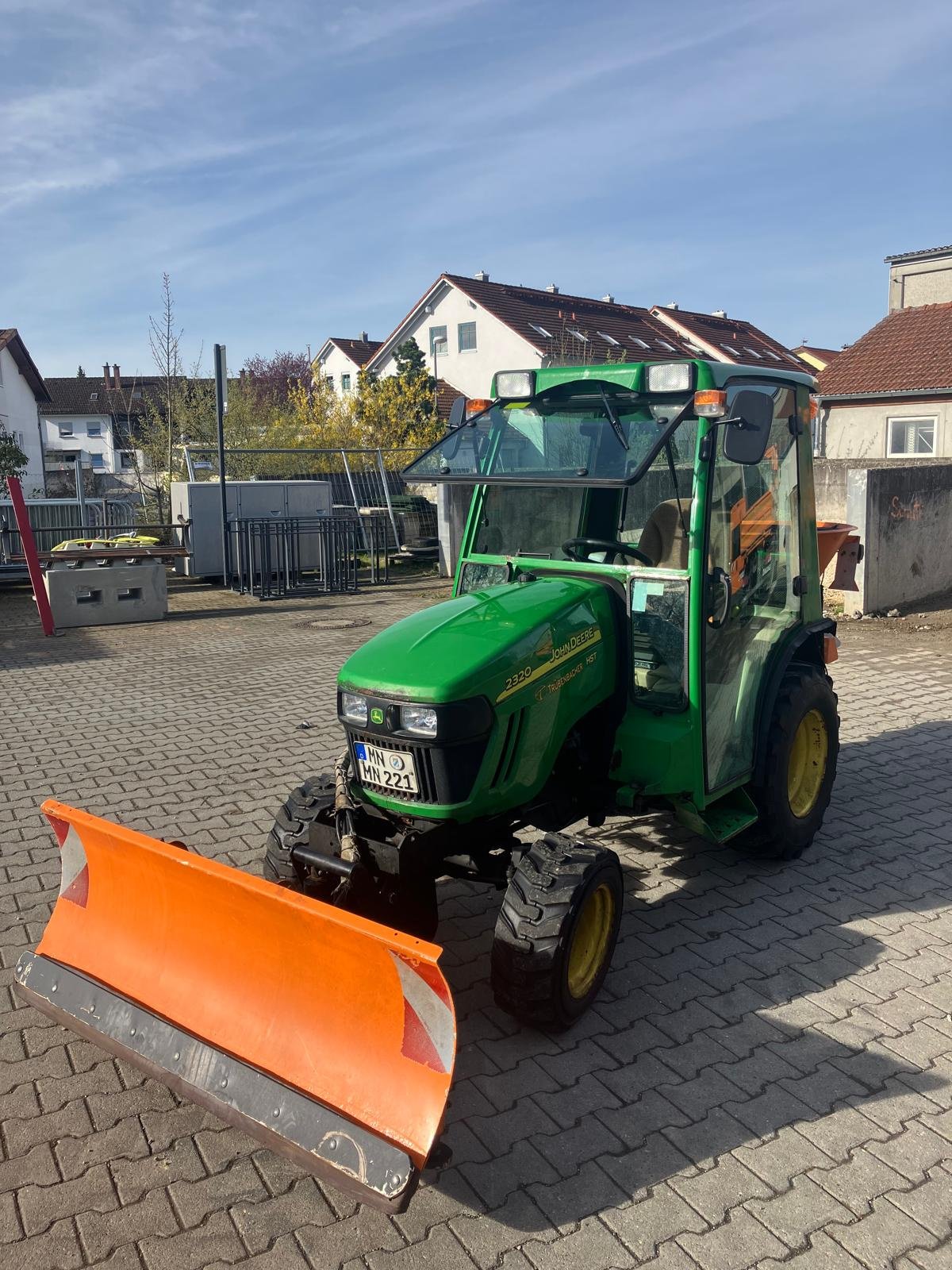 Kommunaltraktor typu John Deere 2320, Gebrauchtmaschine v Mindelheim (Obrázek 1)