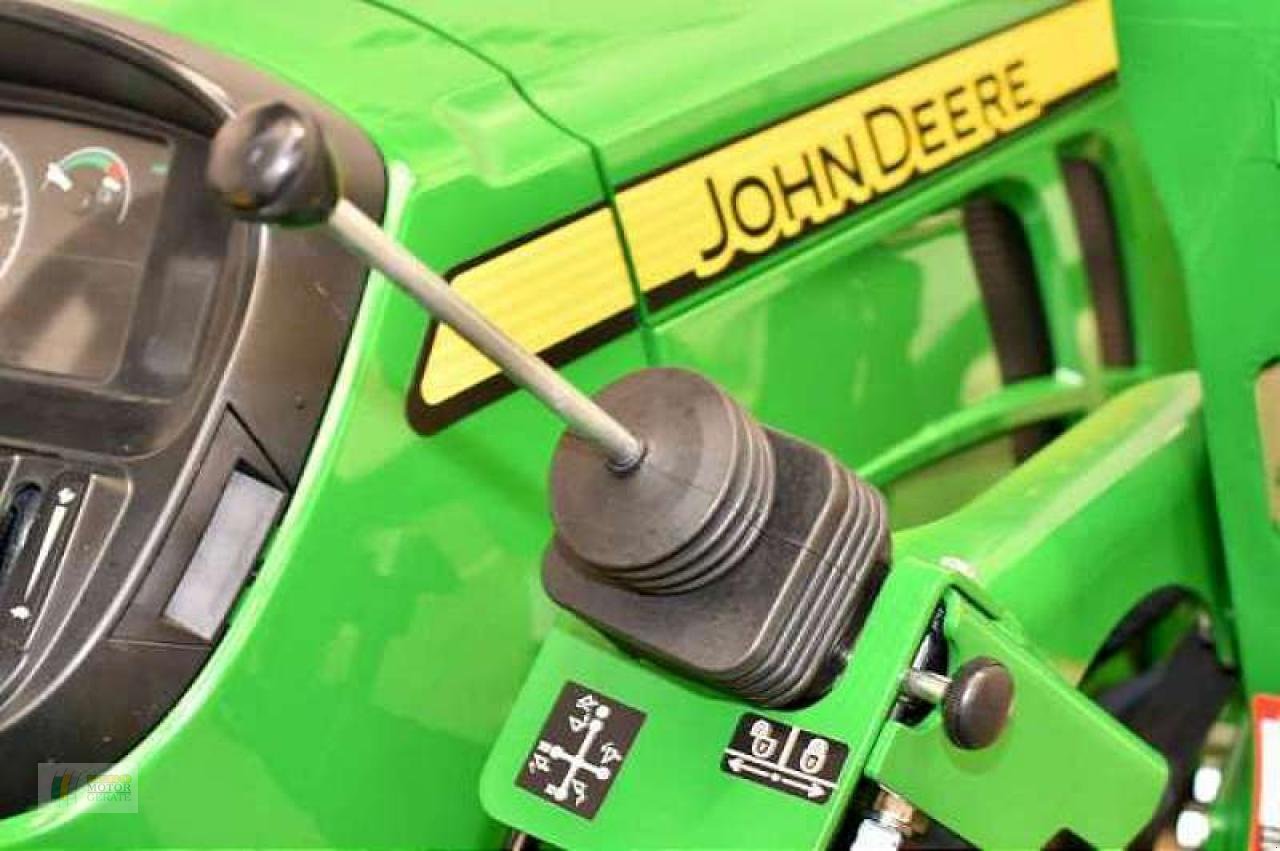 Kommunaltraktor typu John Deere 3025E TRAKTOR, Neumaschine w Albersdorf (Zdjęcie 7)