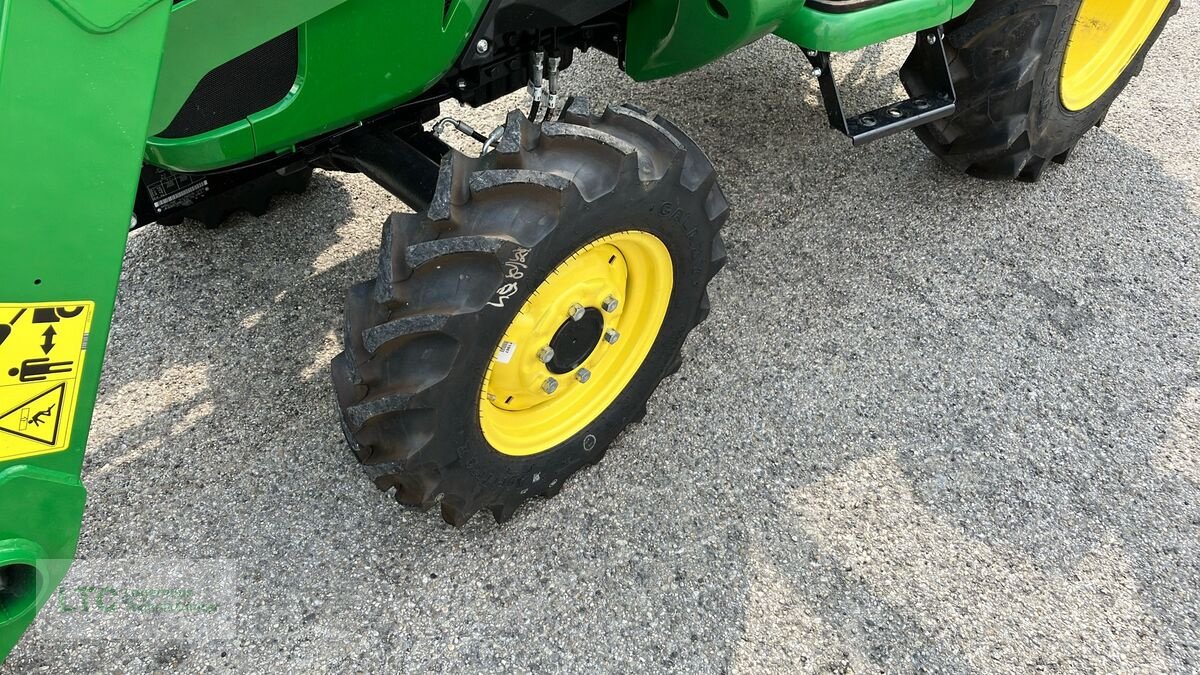 Kommunaltraktor van het type John Deere 3025E, Neumaschine in Herzogenburg (Foto 16)