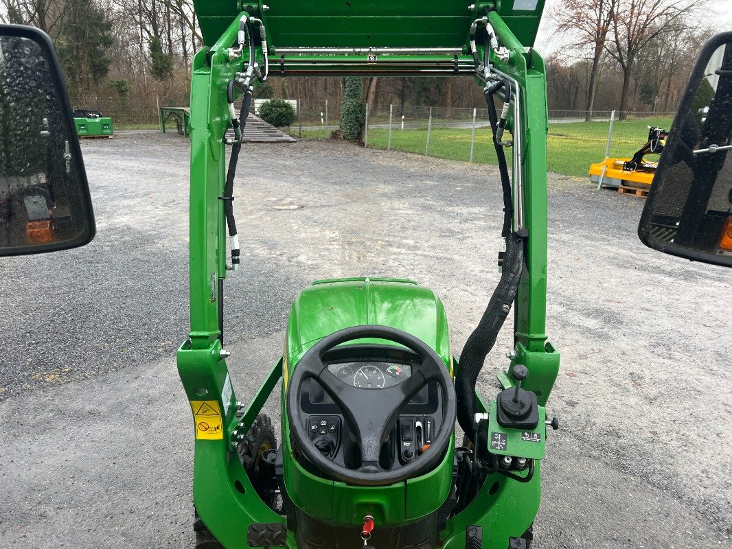 Kommunaltraktor typu John Deere 3025E, Neumaschine w Lemgo (Zdjęcie 8)