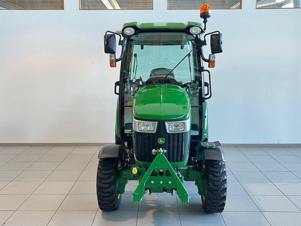 Kommunaltraktor typu John Deere 3033R, Gebrauchtmaschine v Neubeckum (Obrázek 3)