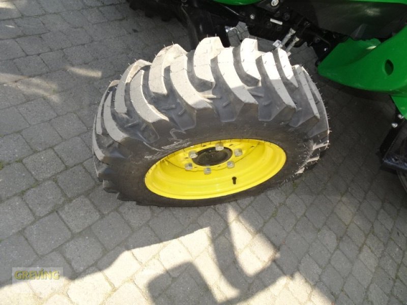 Kommunaltraktor za tip John Deere 3038E, Kompakttraktor,, Neumaschine u Greven (Slika 9)