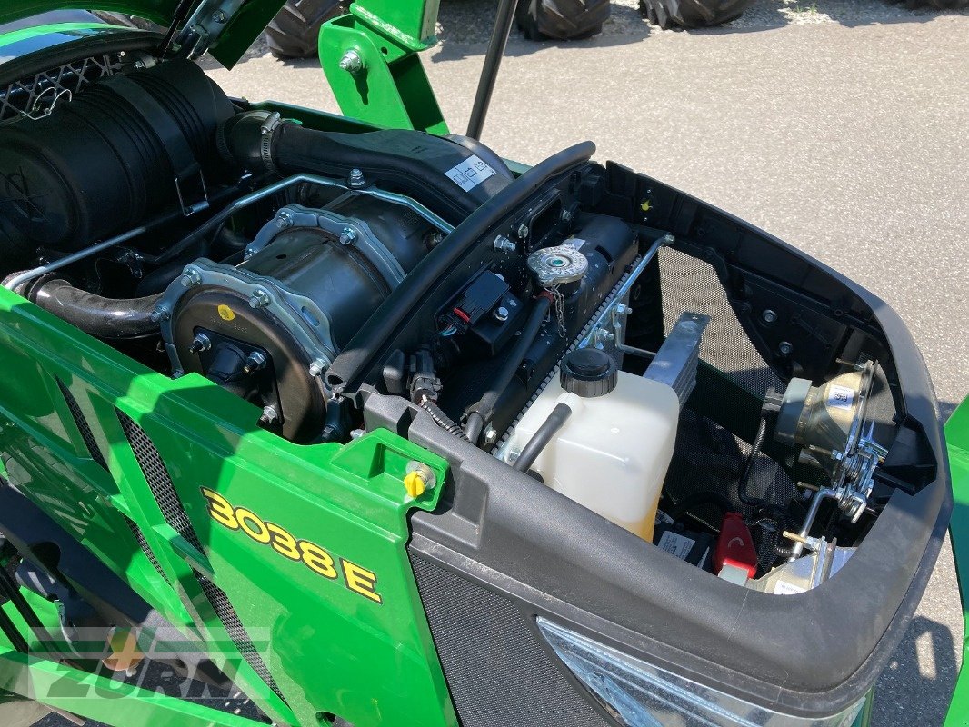 Kommunaltraktor of the type John Deere 3038E, Neumaschine in Kanzach (Picture 13)