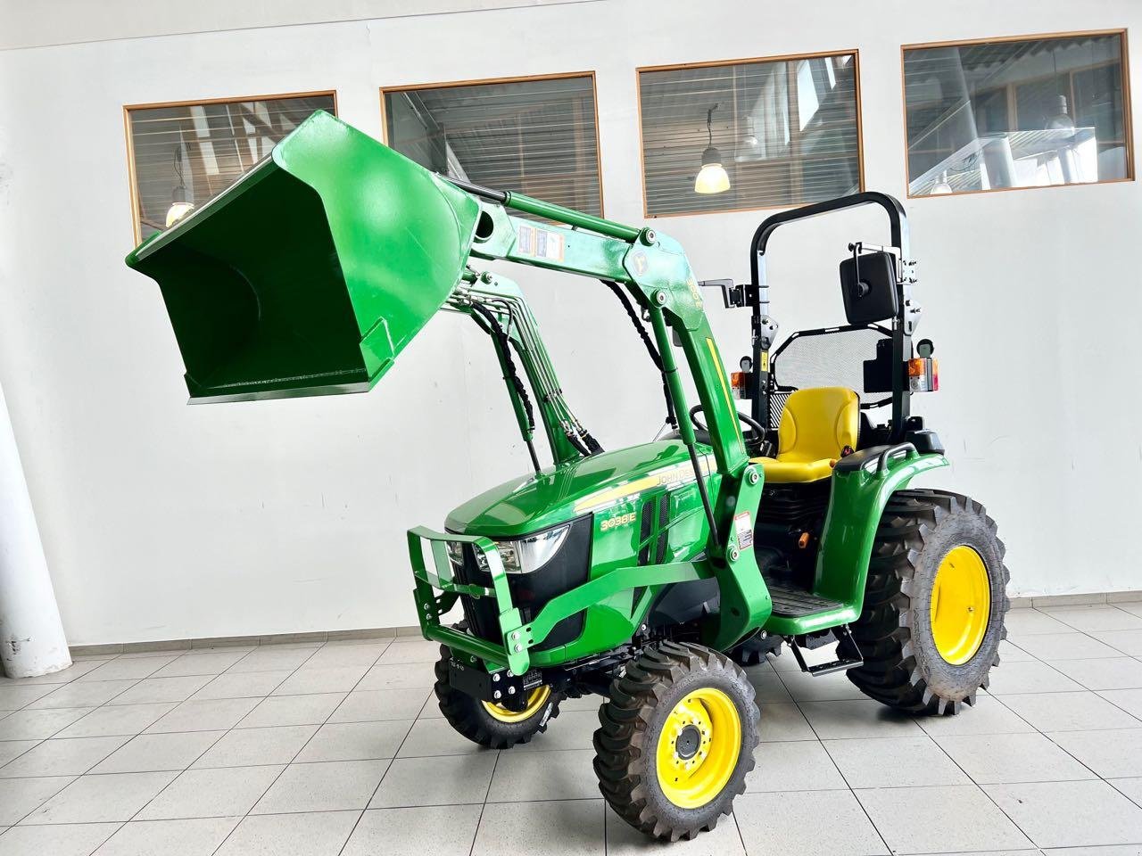 Kommunaltraktor tipa John Deere 3038E, Gebrauchtmaschine u Neubeckum (Slika 4)