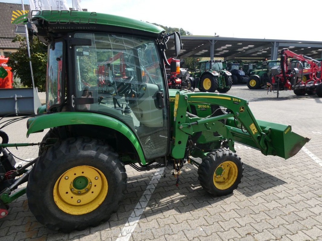 Kommunaltraktor des Typs John Deere 3038R mit FL 320R + Schneeschild etc., Gebrauchtmaschine in Lauterberg/Barbis (Bild 5)