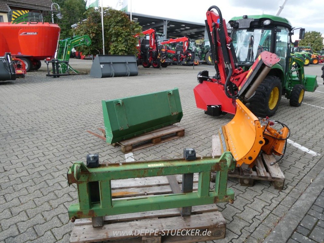 Kommunaltraktor tip John Deere 3038R mit FL 320R + Schneeschild etc., Gebrauchtmaschine in Lauterberg/Barbis (Poză 28)