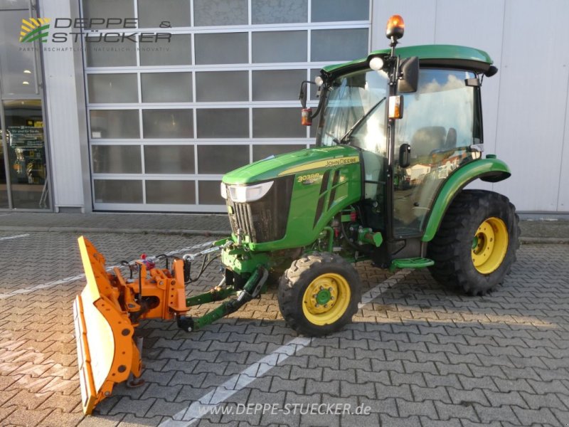 Kommunaltraktor typu John Deere 3038R mit FL 320R + Schneeschild etc., Gebrauchtmaschine v Lauterberg/Barbis (Obrázek 1)