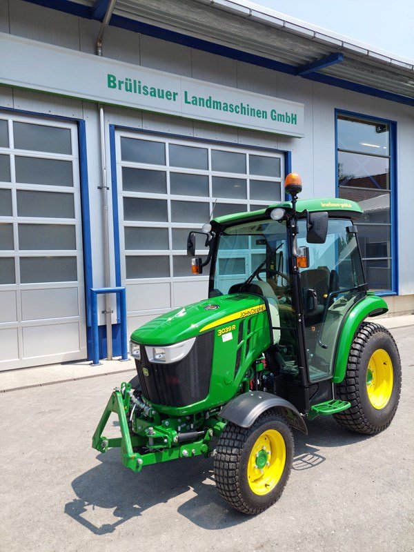 Kommunaltraktor typu John Deere 3039R, Ausstellungsmaschine w Eichberg (Zdjęcie 6)