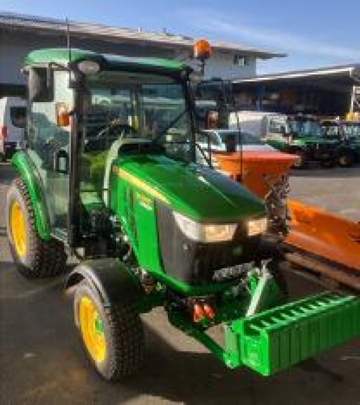 Kommunaltraktor типа John Deere 3039R, Ausstellungsmaschine в Regensdorf (Фотография 1)