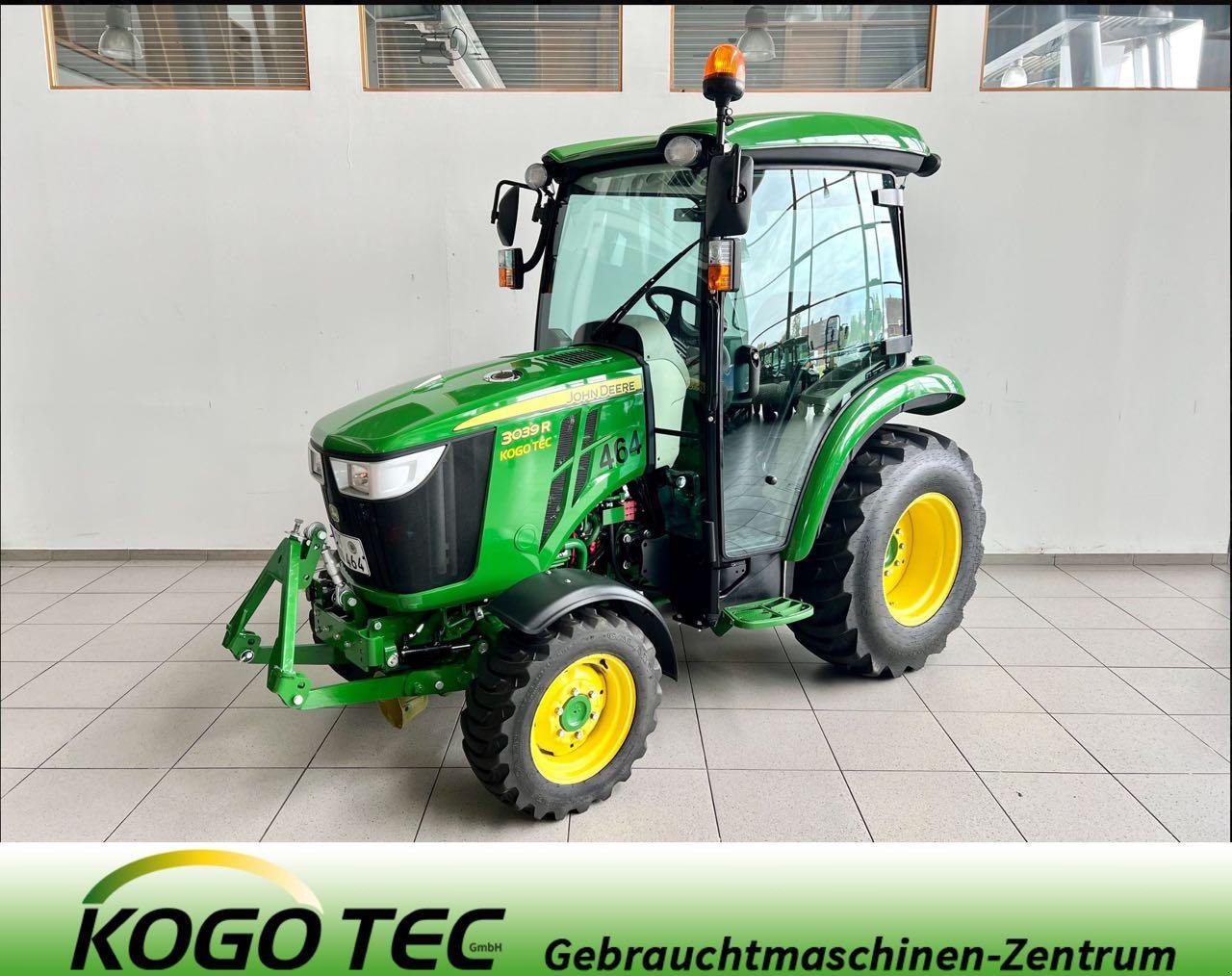 Kommunaltraktor des Typs John Deere 3039R, Gebrauchtmaschine in Neubeckum (Bild 1)