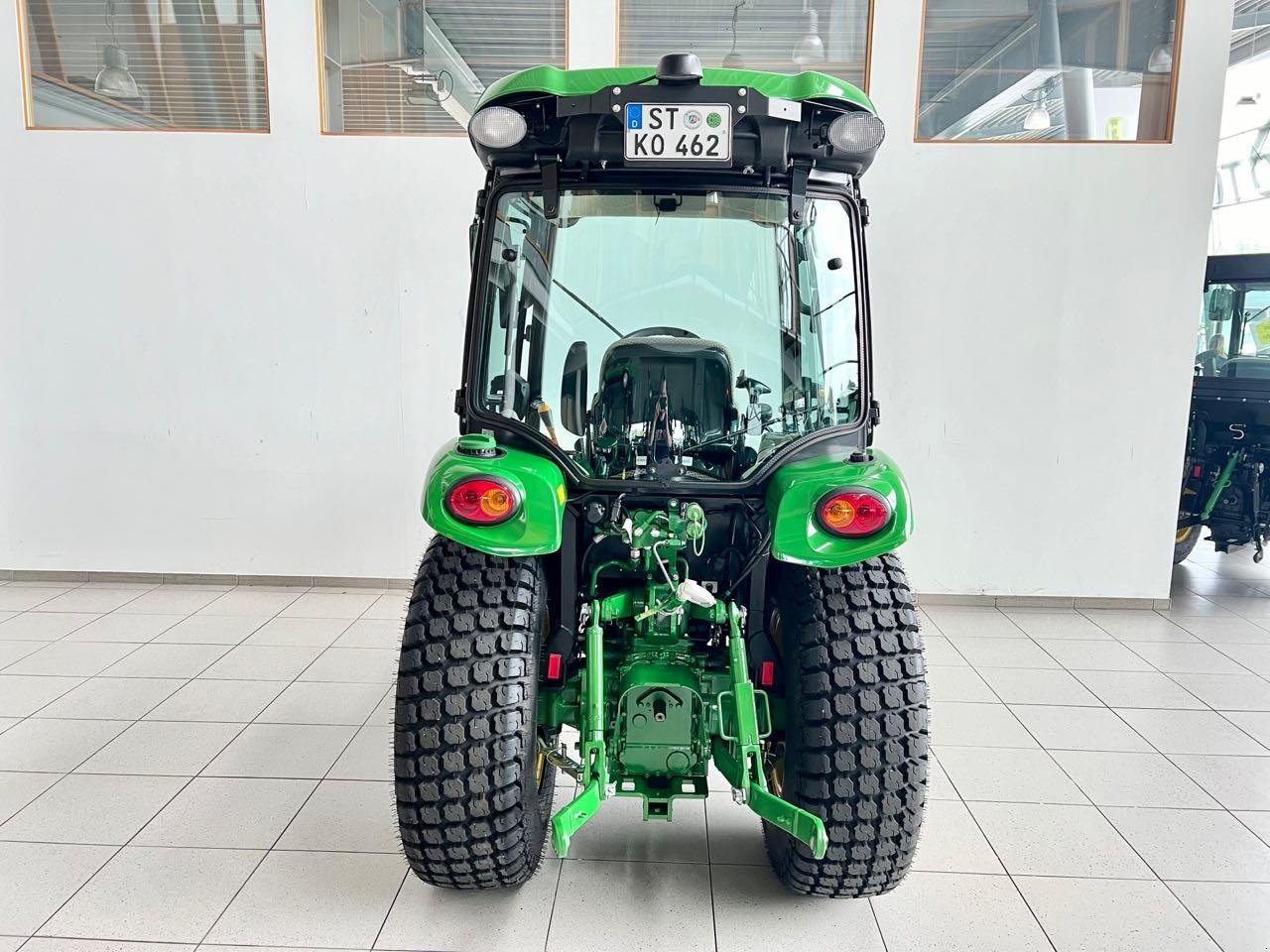 Kommunaltraktor des Typs John Deere 3039R, Gebrauchtmaschine in Neubeckum (Bild 3)