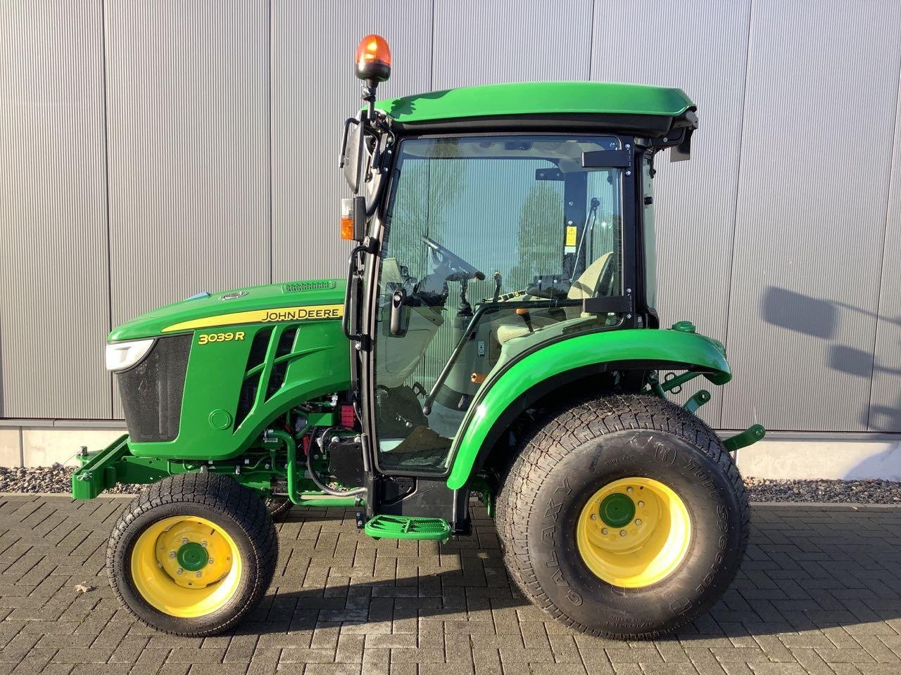 Kommunaltraktor a típus John Deere 3039R, Neumaschine ekkor: Greven (Kép 3)