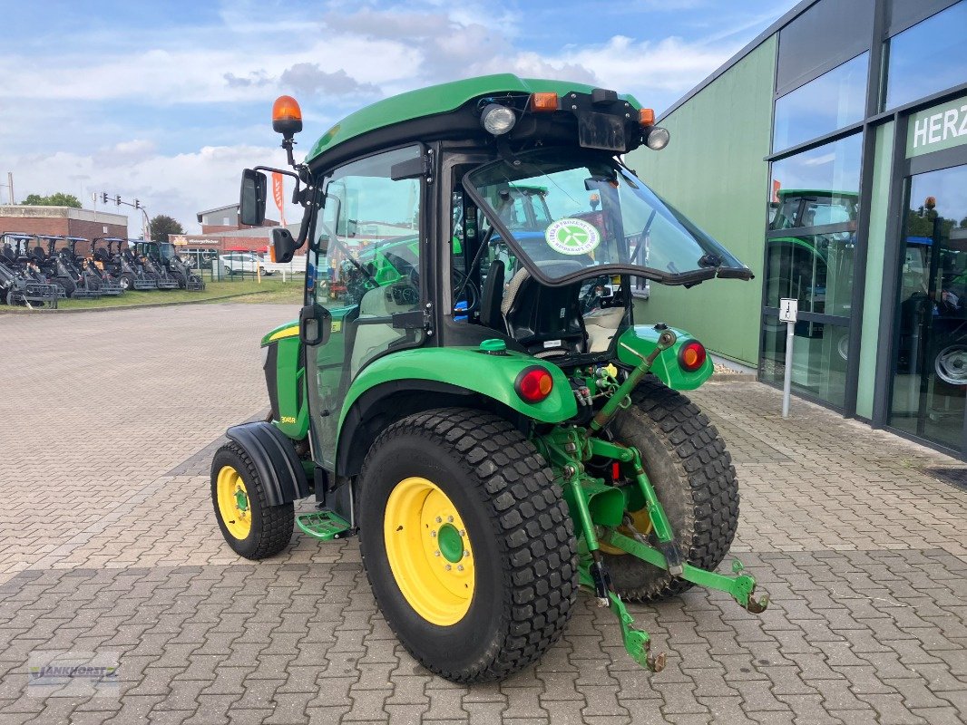 Kommunaltraktor van het type John Deere 3045 R, Gebrauchtmaschine in Aurich (Foto 3)