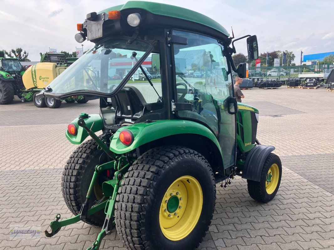 Kommunaltraktor van het type John Deere 3045 R, Gebrauchtmaschine in Aurich (Foto 5)