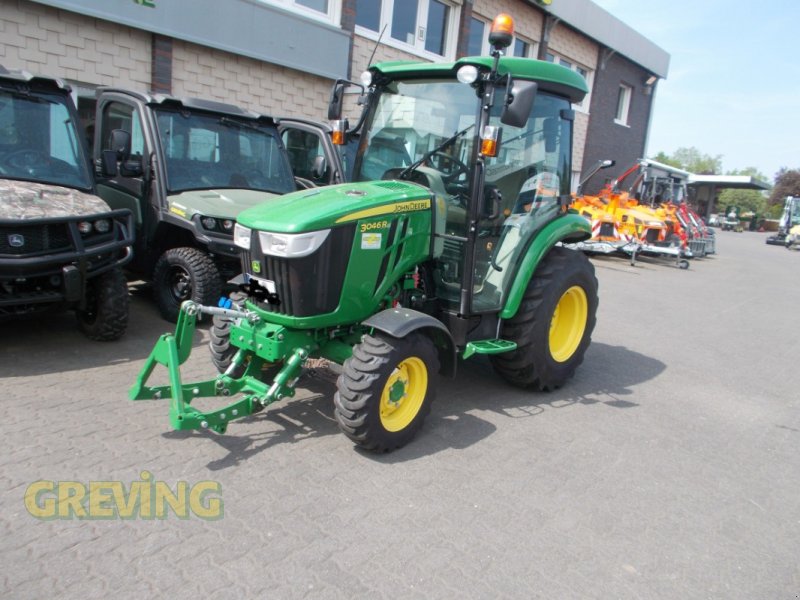 Kommunaltraktor tip John Deere 3046R Mähwerk, Vorführmaschine in Wesseling-Berzdorf (Poză 1)