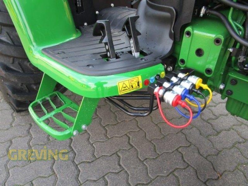 Kommunaltraktor типа John Deere 3046R Mähwerk, Neumaschine в Wesseling-Berzdorf (Фотография 4)