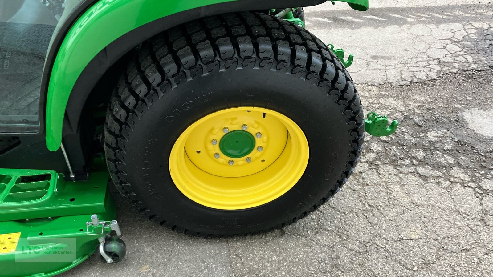 Kommunaltraktor za tip John Deere 3046R, Vorführmaschine u Herzogenburg (Slika 18)