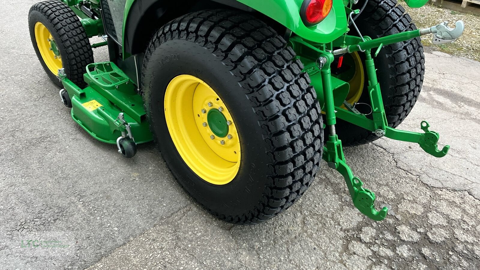 Kommunaltraktor del tipo John Deere 3046R, Vorführmaschine en Herzogenburg (Imagen 17)