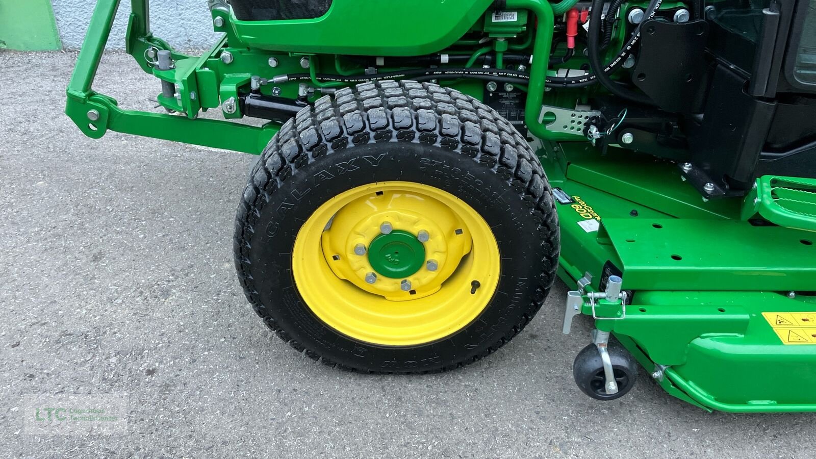 Kommunaltraktor za tip John Deere 3046R, Vorführmaschine u Herzogenburg (Slika 20)