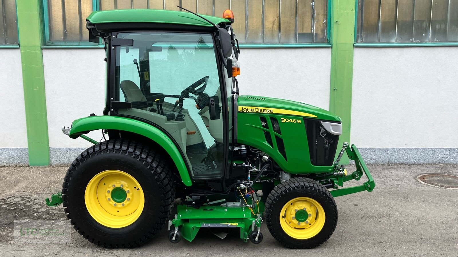 Kommunaltraktor typu John Deere 3046R, Vorführmaschine v Herzogenburg (Obrázek 7)