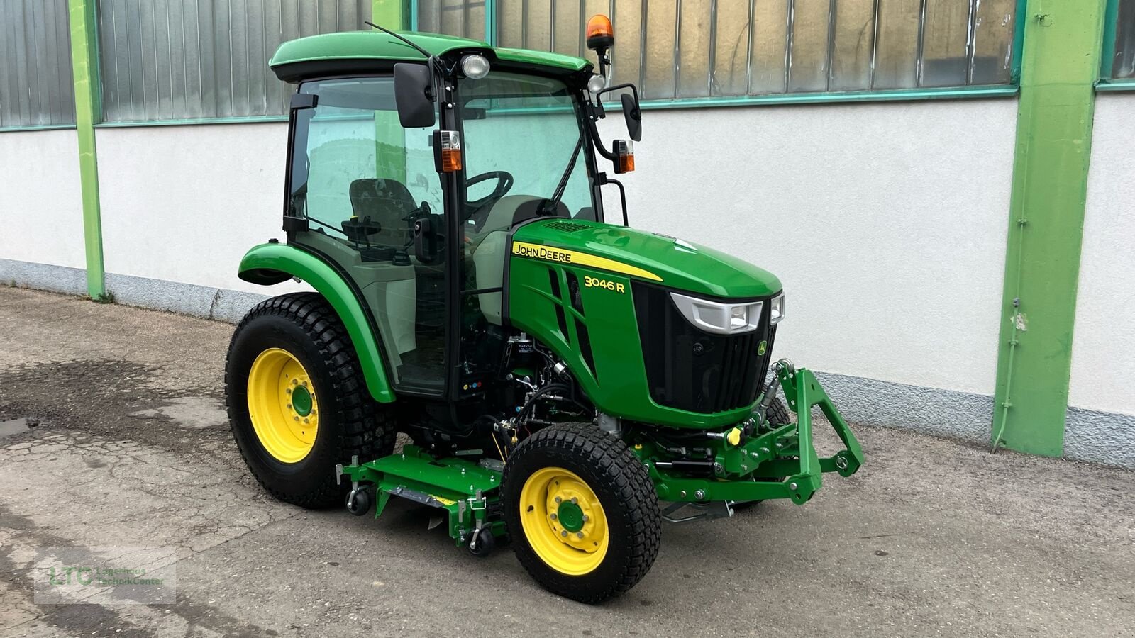 Kommunaltraktor za tip John Deere 3046R, Vorführmaschine u Herzogenburg (Slika 2)