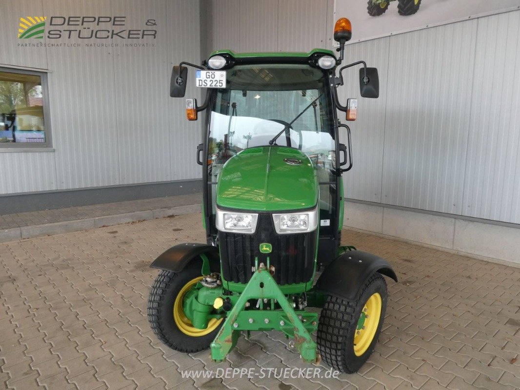 Kommunaltraktor des Typs John Deere 3046R, Gebrauchtmaschine in Lauterberg/Barbis (Bild 3)