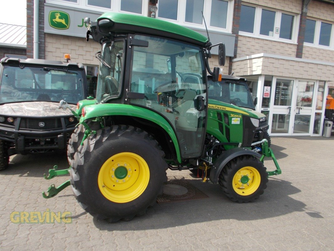 Kommunaltraktor of the type John Deere 3046R, Vorführmaschine in Wesseling-Berzdorf (Picture 2)