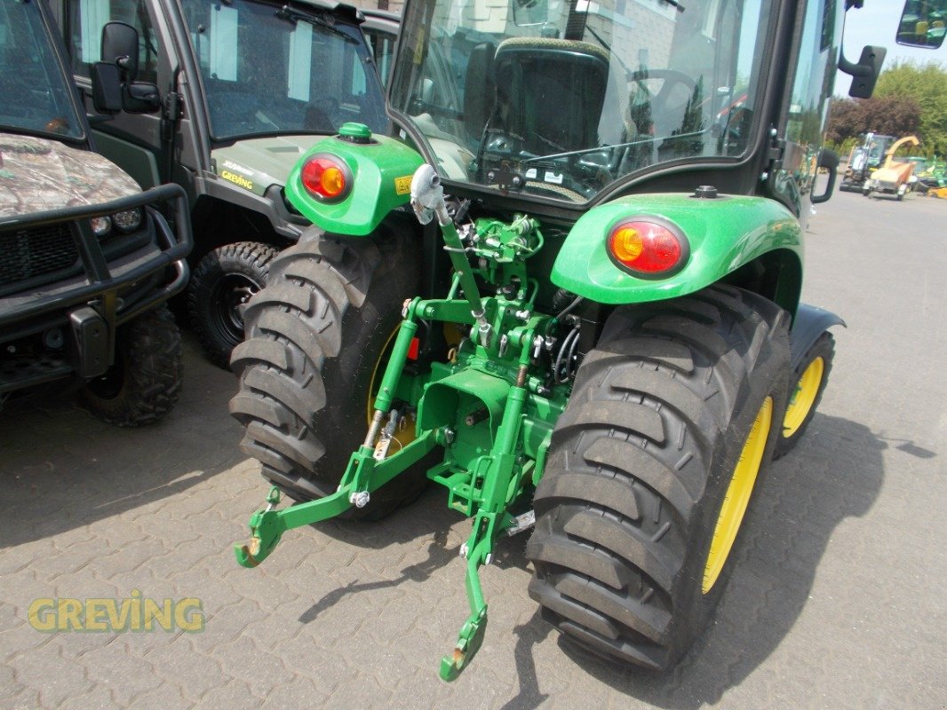 Kommunaltraktor типа John Deere 3046R, Vorführmaschine в Wesseling-Berzdorf (Фотография 6)