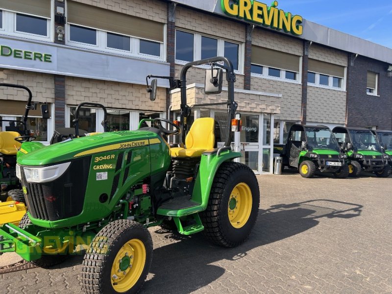 Kommunaltraktor van het type John Deere 3046R, Neumaschine in Wesseling-Berzdorf (Foto 1)