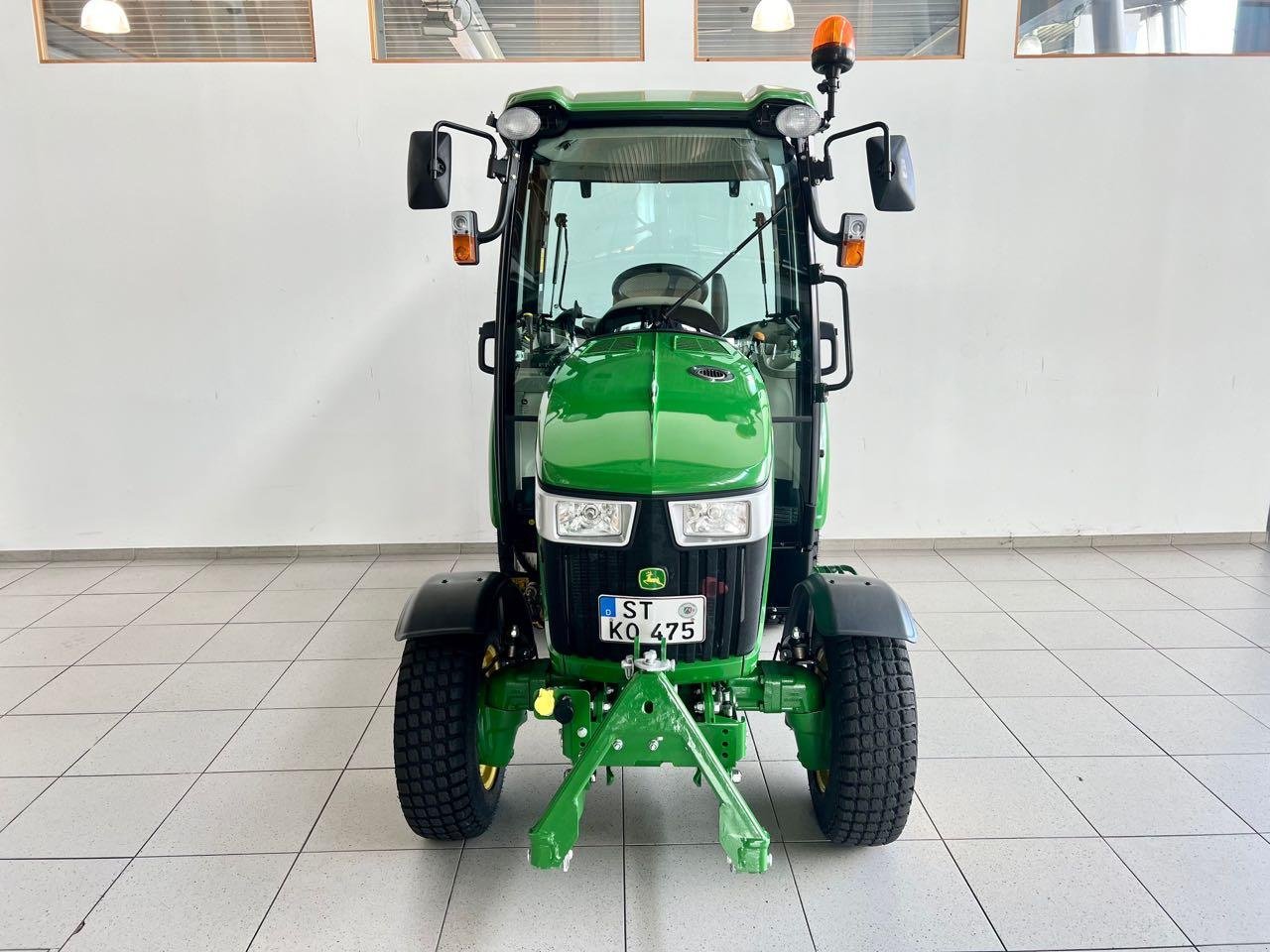 Kommunaltraktor του τύπου John Deere 3046R, Gebrauchtmaschine σε Neubeckum (Φωτογραφία 3)