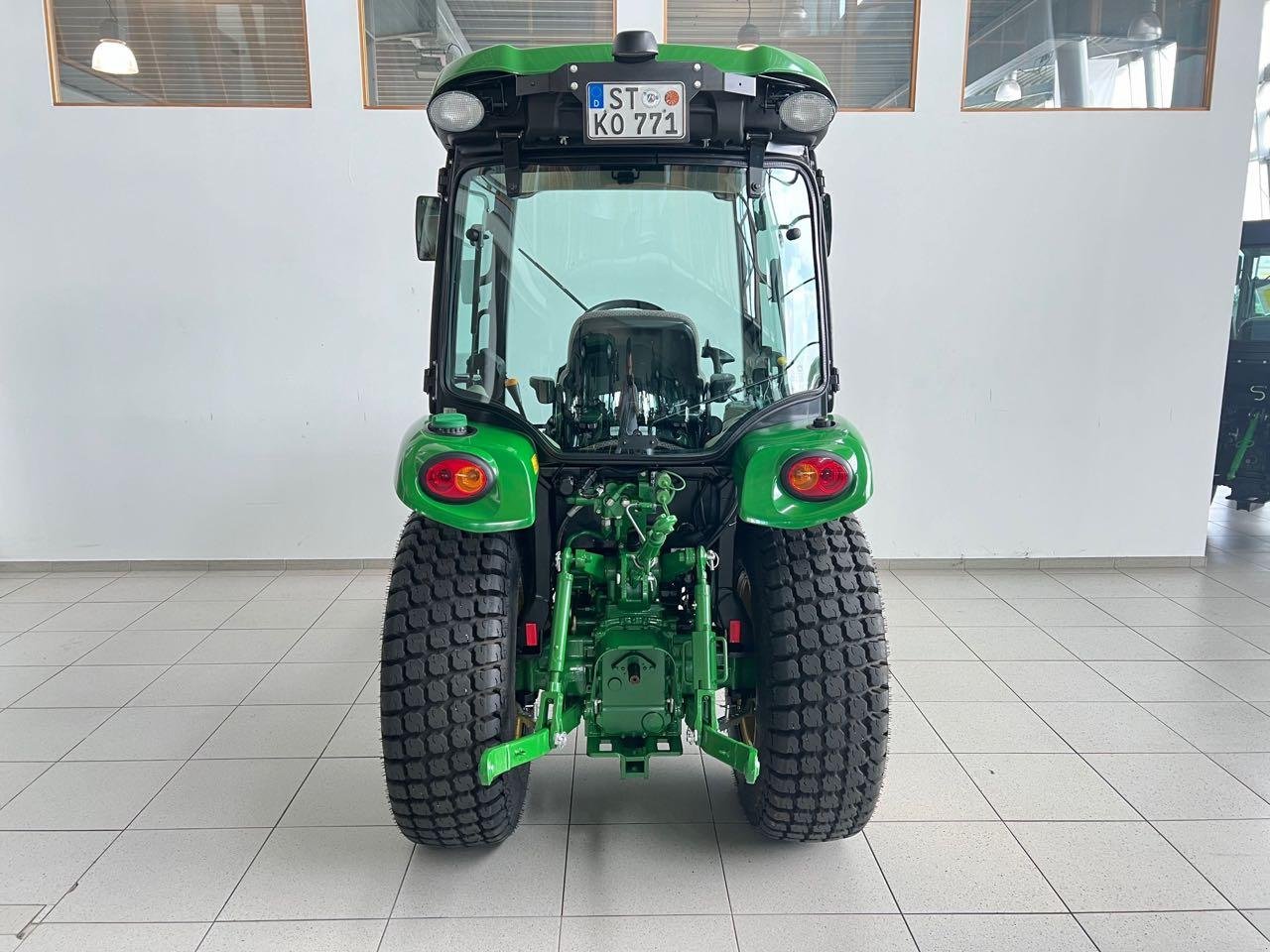 Kommunaltraktor Türe ait John Deere 3046R, Gebrauchtmaschine içinde Neubeckum (resim 3)