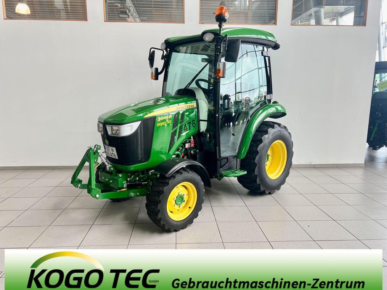 Kommunaltraktor des Typs John Deere 3046R, Gebrauchtmaschine in Neubeckum (Bild 1)