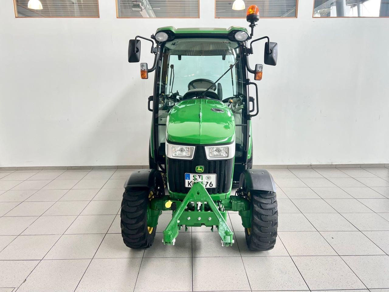 Kommunaltraktor typu John Deere 3046R, Gebrauchtmaschine w Neubeckum (Zdjęcie 3)