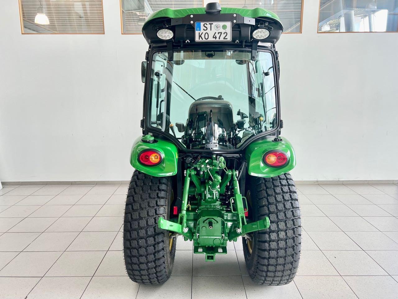 Kommunaltraktor del tipo John Deere 3046R, Gebrauchtmaschine In Neubeckum (Immagine 3)